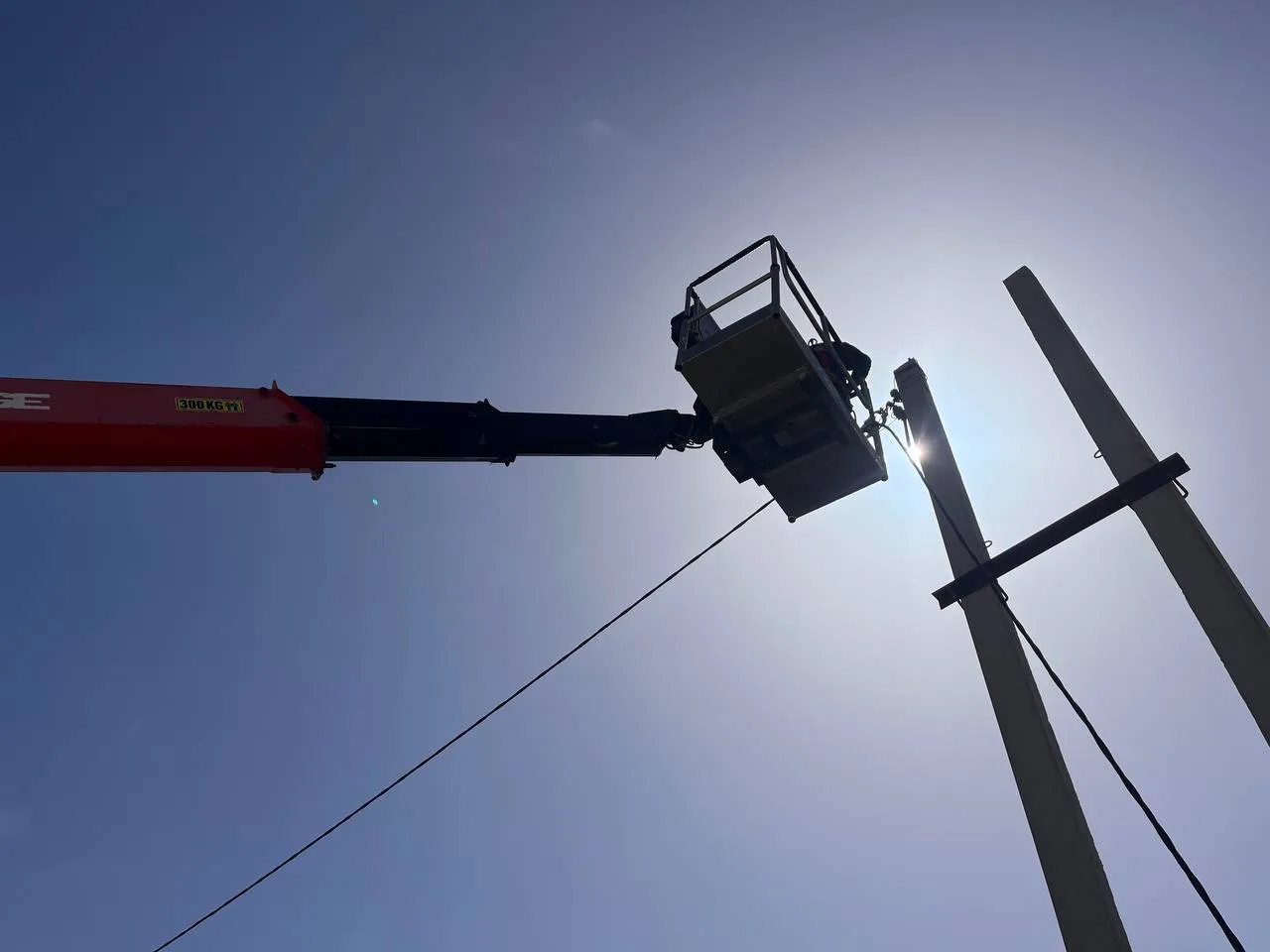 Специалисты «Севастопольэнерго» показали ход ремонта воздушной линии электропередачи в Терновском муниципальном округе Специалисты «Севастопольэнерго» показали ход ремонта воздушной линии электропередачи в Терновском муниципальном округе