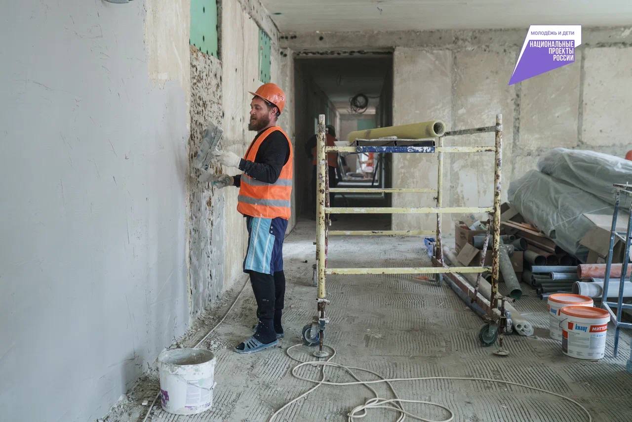 Михаил Развожаев: Капитальный ремонт школы №34 имени Александра Шостака выполнен на 70% Михаил Развожаев: Капитальный ремонт школы №34 имени Александра Шостака выполнен на 70%