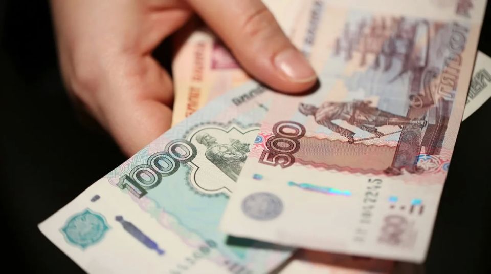 Россияне резко нарастили использование наличных