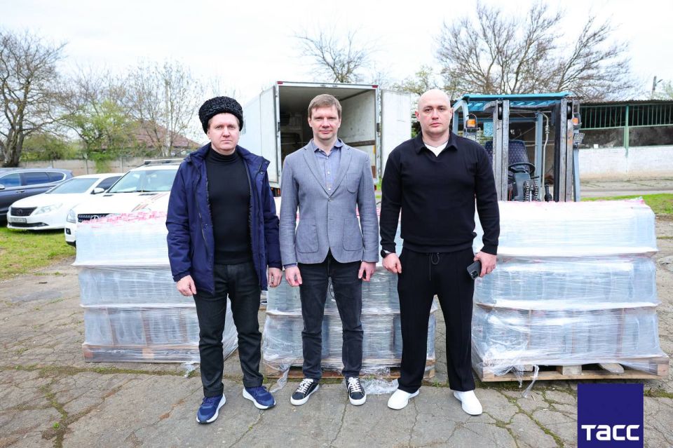 Межрегиональное управление Федерального агентства по делам национальностей (ФАДН) России по Северо-Кавказскому федеральному округу, Республике Крым и г. Севастополю организовало акцию по отправке 6 тонн питьевой воды жителям... Межрегиональное управление Федерального агентства по делам национальностей (ФАДН) России по Северо-Кавказскому федеральному округу, Республике Крым и г. Севастополю организовало акцию по отправке 6 тонн питьевой воды жителям...