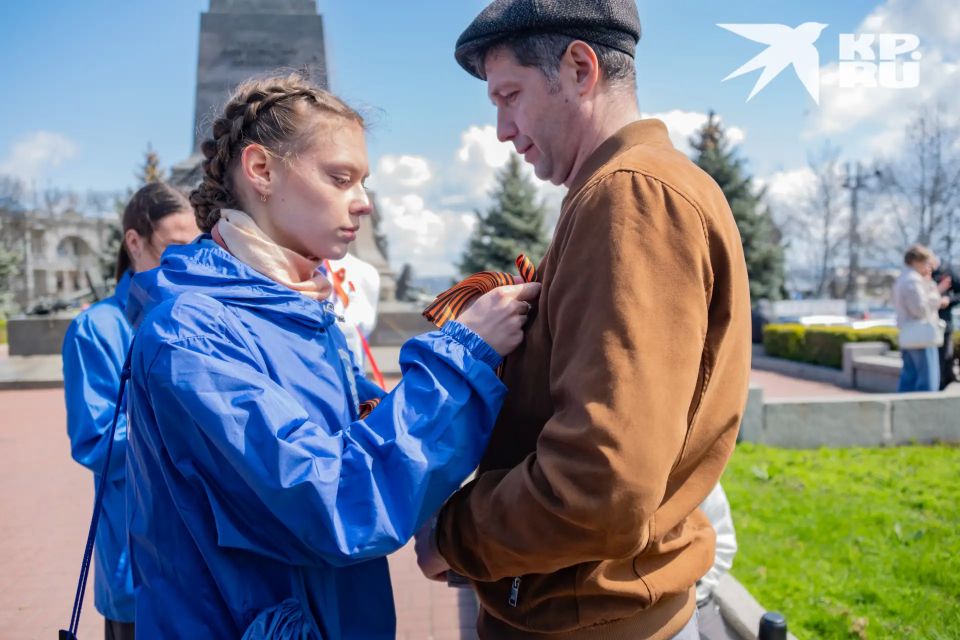 В Севастополе стартовала акция «Георгиевская ленточка»: волонтёры раздадут 90 тысяч символов Победы В Севастополе стартовала акция «Георгиевская ленточка»: волонтёры раздадут 90 тысяч символов Победы
