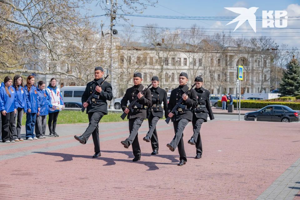 В Севастополе стартовала акция «Георгиевская ленточка»: волонтёры раздадут 90 тысяч символов Победы В Севастополе стартовала акция «Георгиевская ленточка»: волонтёры раздадут 90 тысяч символов Победы