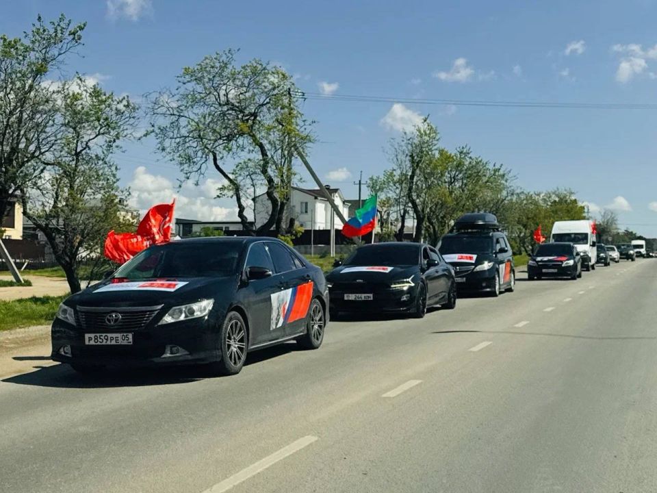 Севастополь стал финальной точкой акции "Знамя Победы", стартовавшей из Дагестана, сообщил губернатор Михаил Развожаев Севастополь стал финальной точкой акции "Знамя Победы", стартовавшей из Дагестана, сообщил губернатор Михаил Развожаев