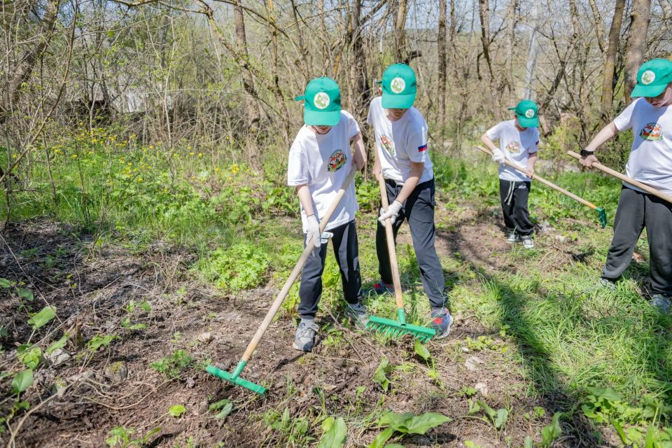 В Морозовке привели в порядок «Могилу неизвестного солдата, павшего в боях за освобождение Севастополя в 1941-1944 гг»! В Морозовке привели в порядок «Могилу неизвестного солдата, павшего в боях за освобождение Севастополя в 1941-1944 гг»!