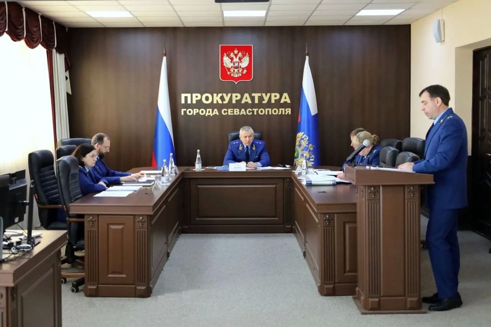 В прокуратуре Севастополя под председательством прокурора города Андрея Шевцова состоялось заседание коллегии прокуратуры города по ряду направлений работы В прокуратуре Севастополя под председательством прокурора города Андрея Шевцова состоялось заседание коллегии прокуратуры города по ряду направлений работы