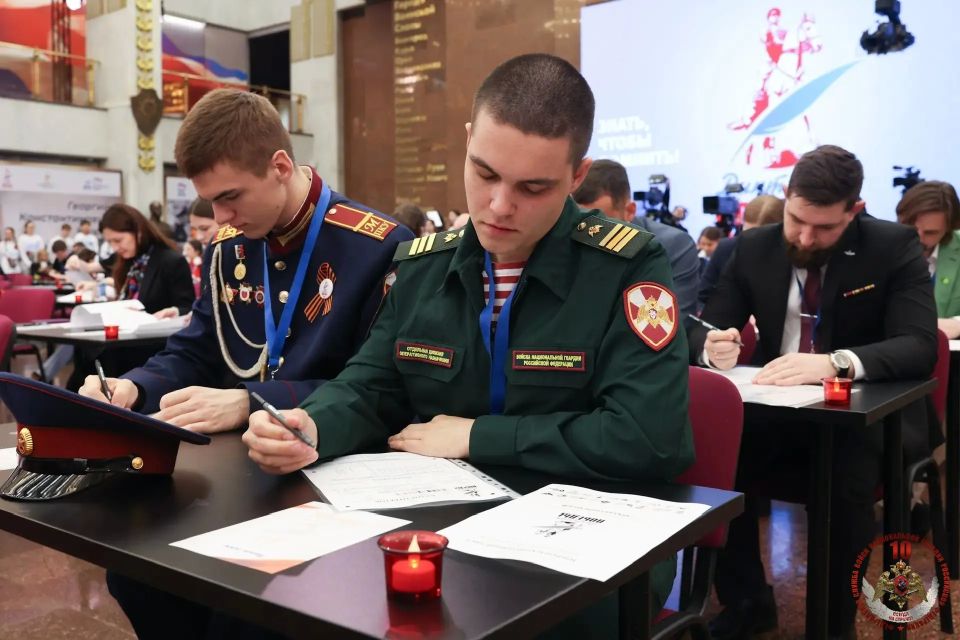 Более 20 тысяч росгвардейцев стали участниками «Диктанта Победы-2026» Более 20 тысяч росгвардейцев стали участниками «Диктанта Победы-2026»
