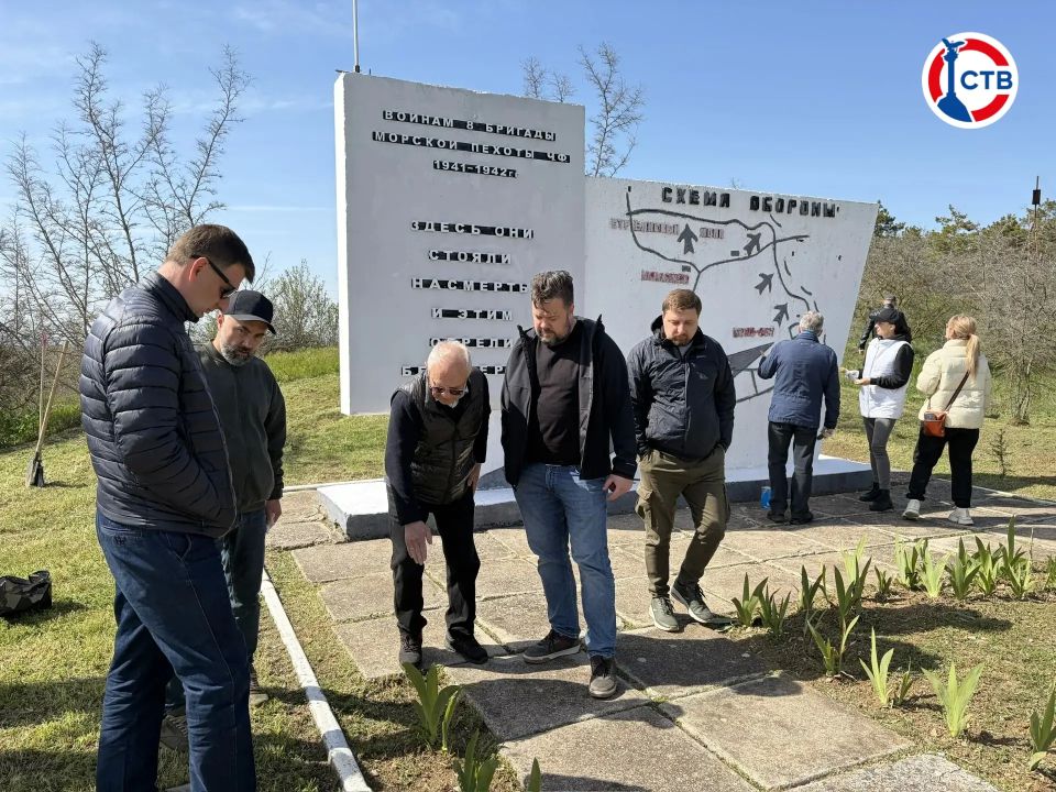 В Севастополе привели в порядок памятник воинам 8-й бригады морской пехоты В Севастополе привели в порядок памятник воинам 8-й бригады морской пехоты
