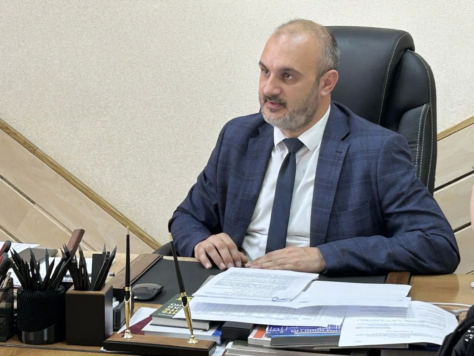 Провел ежемесячный приём граждан Провел ежемесячный приём граждан