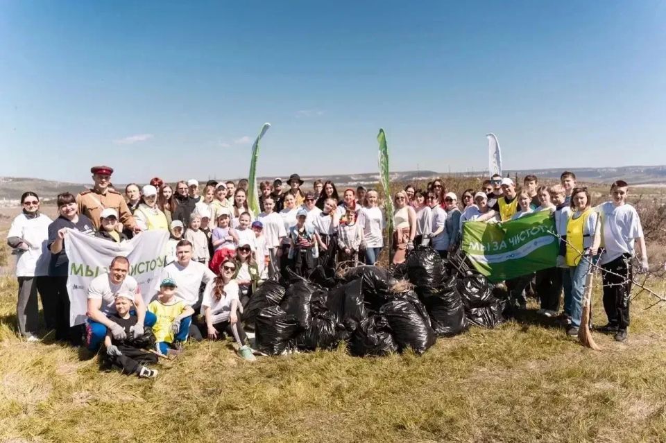 Сегодня в городе прошел заключительный в этом году субботник Сегодня в городе прошел заключительный в этом году субботник