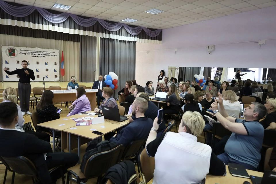 Накануне принял участие в образовательном интенсиве для учителей по искусственному интеллекту Накануне принял участие в образовательном интенсиве для учителей по искусственному интеллекту