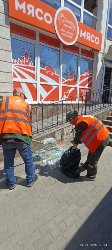 Коммунальщики с самого утра ликвидируют последствия атаки ВСУ на Севастополь Коммунальщики с самого утра ликвидируют последствия атаки ВСУ на Севастополь