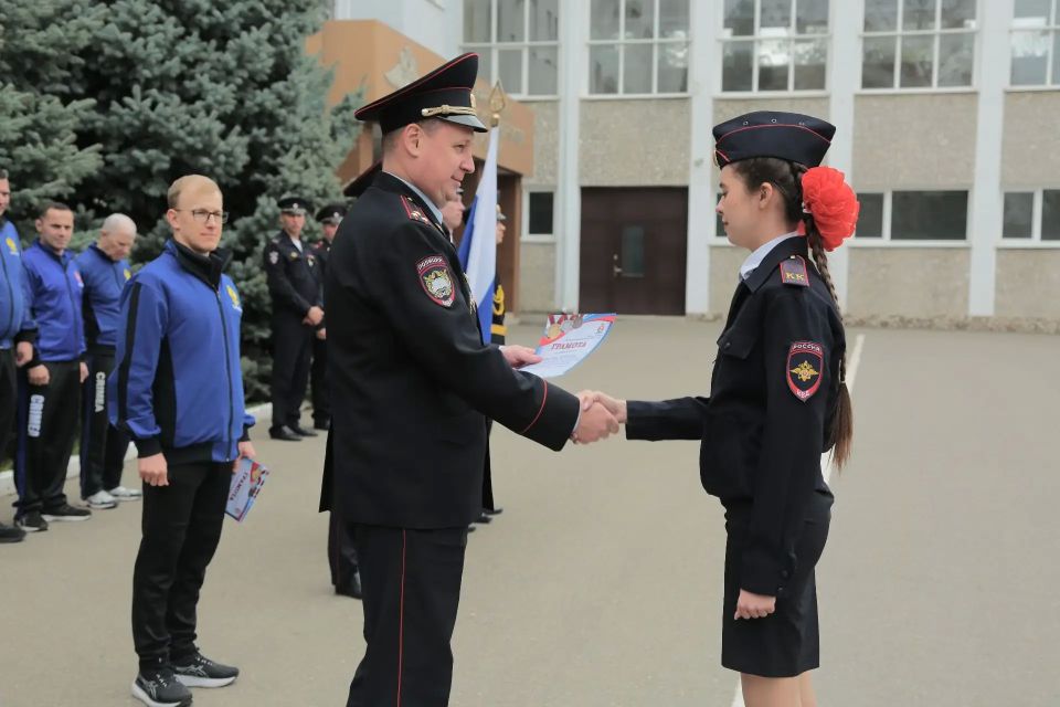 Севастопольские кадеты органов внутренних дел стали победителями спортивных игр, посвященных Дню Победы в Великой Отечественной войне Севастопольские кадеты органов внутренних дел стали победителями спортивных игр, посвященных Дню Победы в Великой Отечественной войне