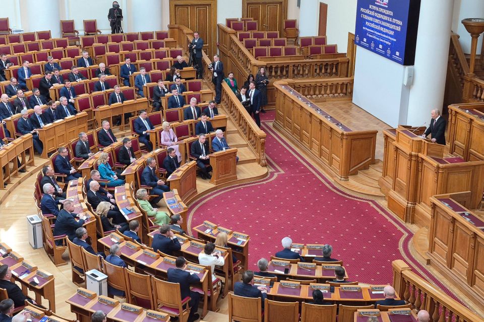 Владимир Немцев: По уже сложившейся традиции на заседании Совета законодателей выступил Президент России Владимир Владимирович Путин Владимир Немцев: По уже сложившейся традиции на заседании Совета законодателей выступил Президент России Владимир Владимирович Путин