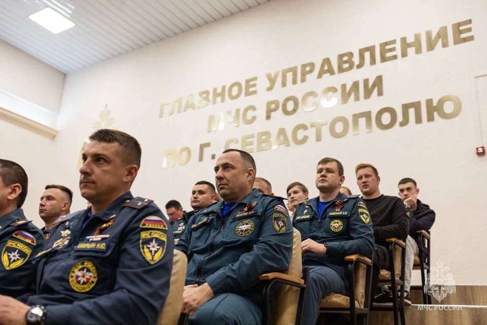 В МЧС России по городу Севастополю прошло торжественное собрание ко Дню пожарной охраны России В МЧС России по городу Севастополю прошло торжественное собрание ко Дню пожарной охраны России