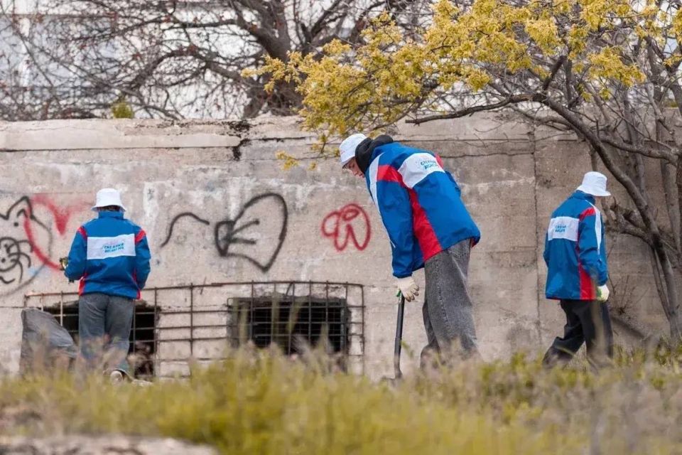 Денис Кондратьев: Мир! Труд! Май!. Сегодня принял участие в субботнике в рамках акции «Десант Победы» Денис Кондратьев: Мир! Труд! Май!. Сегодня принял участие в субботнике в рамках акции «Десант Победы»