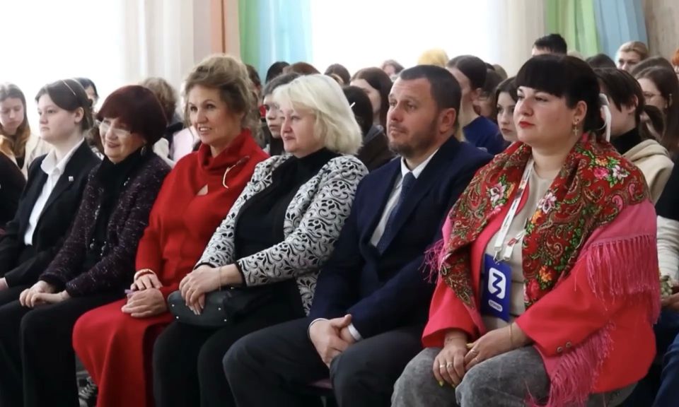 В дружбе народов – единство России! В дружбе народов – единство России!