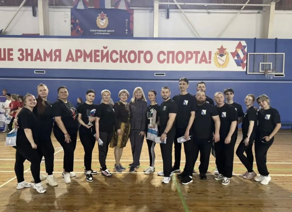 Мир! Труд! Май! И еще спорт! Мир! Труд! Май! И еще спорт!