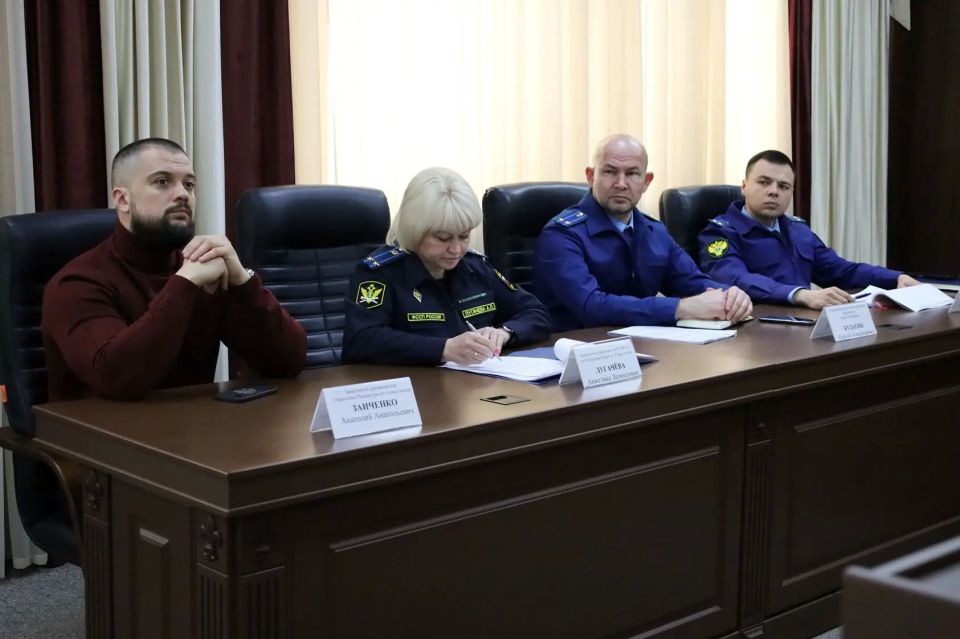 В прокуратуре Севастополя под председательством начальника управления по надзору за исполнением федерального законодательства прокуратуры города Анны Иванченко проведено очередное заседание межведомственной рабочей группы по... В прокуратуре Севастополя под председательством начальника управления по надзору за исполнением федерального законодательства прокуратуры города Анны Иванченко проведено очередное заседание межведомственной рабочей группы по...
