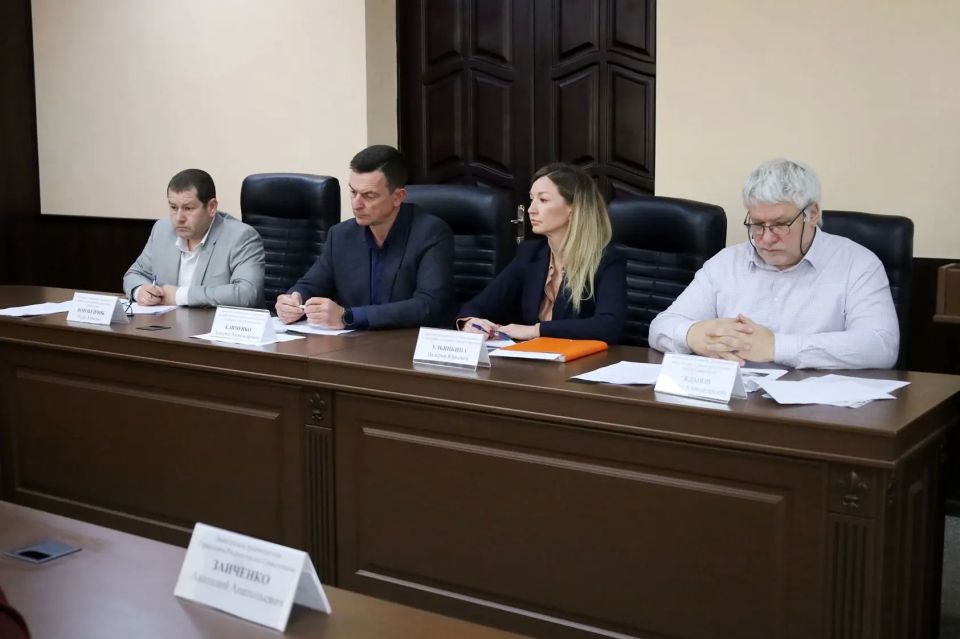 В прокуратуре Севастополя под председательством начальника управления по надзору за исполнением федерального законодательства прокуратуры города Анны Иванченко проведено очередное заседание межведомственной рабочей группы по... В прокуратуре Севастополя под председательством начальника управления по надзору за исполнением федерального законодательства прокуратуры города Анны Иванченко проведено очередное заседание межведомственной рабочей группы по...