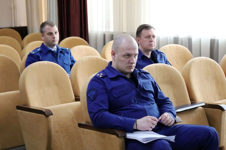 В прокуратуре Севастополя под председательством начальника управления по надзору за исполнением федерального законодательства прокуратуры города Анны Иванченко проведено очередное заседание межведомственной рабочей группы по... В прокуратуре Севастополя под председательством начальника управления по надзору за исполнением федерального законодательства прокуратуры города Анны Иванченко проведено очередное заседание межведомственной рабочей группы по...