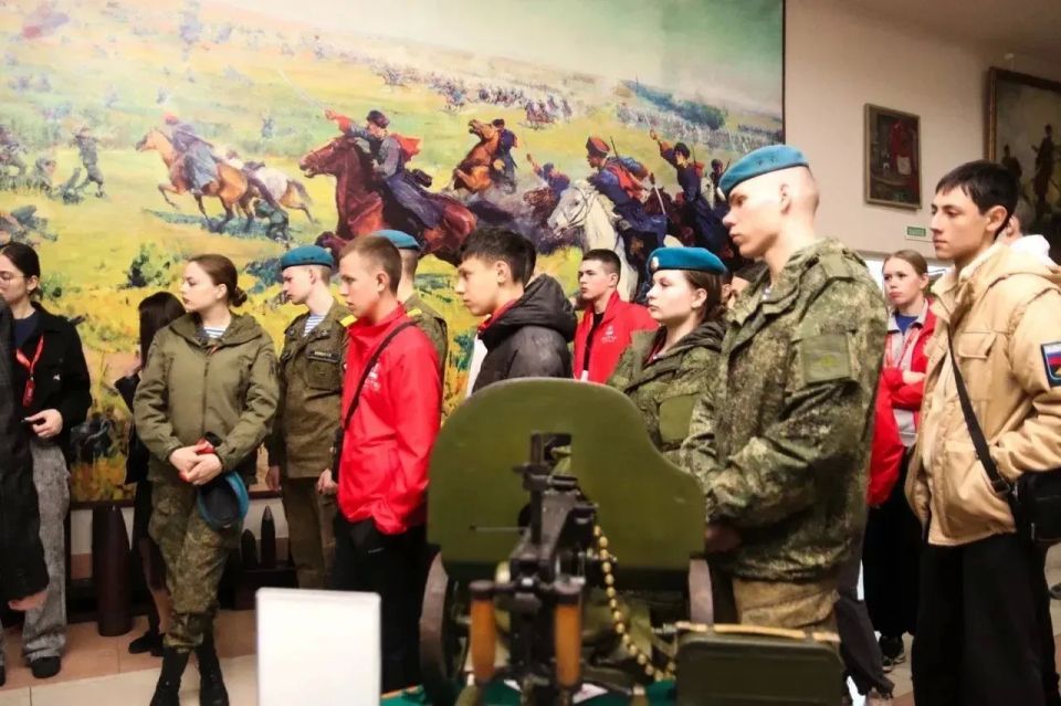Молодость. Честь. Единство Молодость. Честь. Единство