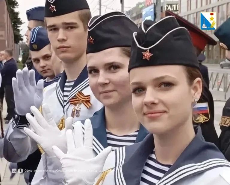 Севастопольские школьники присоединились к всероссийскому форуму «Пост № 1» Севастопольские школьники присоединились к всероссийскому форуму «Пост № 1»
