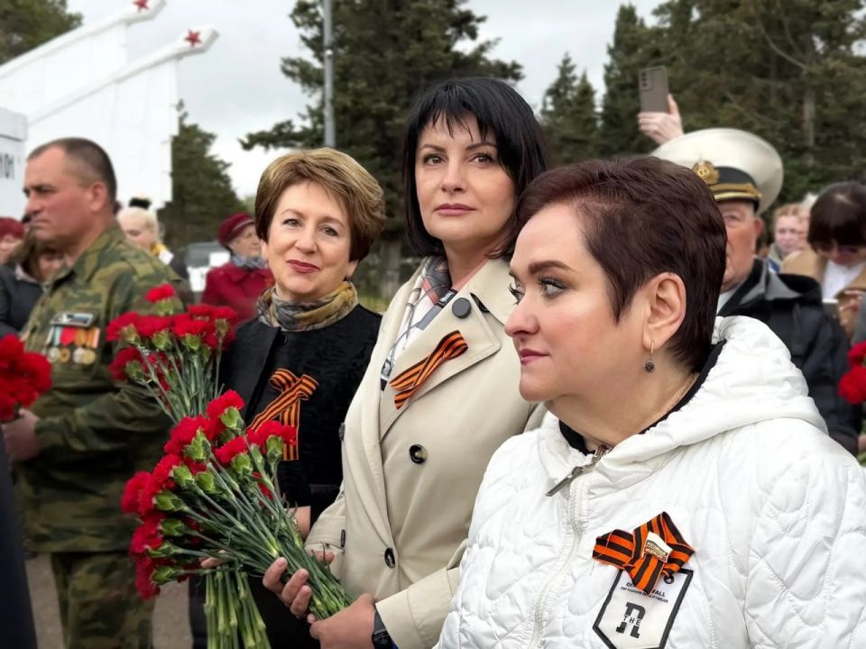 Екатерина Алтабаева: Сегодня приняла участие в торжественной церемонии захоронения останков наших бойцов на Братском кладбище Великой Отечественной войны на Дергачах Екатерина Алтабаева: Сегодня приняла участие в торжественной церемонии захоронения останков наших бойцов на Братском кладбище Великой Отечественной войны на Дергачах