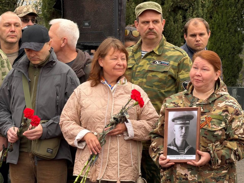 Татьяна Лобач: В преддверии Дня Победы в Севастополе состоялась торжественная церемония перезахоронения останков защитников и освободителей города на мемориальном Братском кладбище Великой Отечественной войны в Дергачах Татьяна Лобач: В преддверии Дня Победы в Севастополе состоялась торжественная церемония перезахоронения останков защитников и освободителей города на мемориальном Братском кладбище Великой Отечественной войны в Дергачах