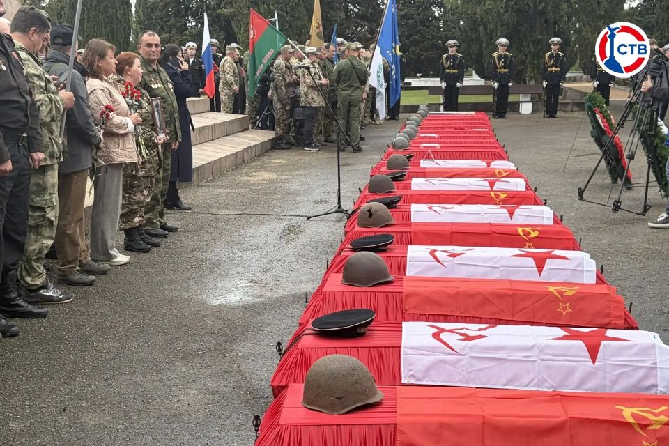 В Севастополе перезахоронили останки 143 бойцов Церемония прошла на братском кладбище в Дергачах накануне Дня Победы. Удалось установить имена четырех защитников. Работу провели поисковики объединения «Долг» вместе с... В Севастополе перезахоронили останки 143 бойцов Церемония прошла на братском кладбище в Дергачах накануне Дня Победы. Удалось установить имена четырех защитников. Работу провели поисковики объединения «Долг» вместе с...