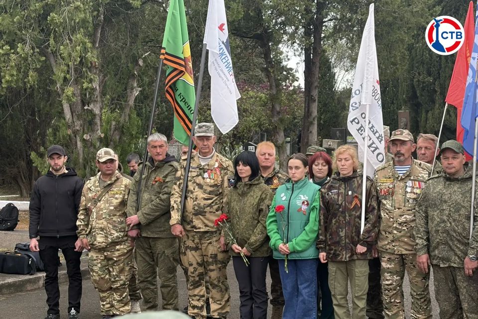 В Севастополе перезахоронили останки 143 бойцов Церемония прошла на братском кладбище в Дергачах накануне Дня Победы. Удалось установить имена четырех защитников. Работу провели поисковики объединения «Долг» вместе с... В Севастополе перезахоронили останки 143 бойцов Церемония прошла на братском кладбище в Дергачах накануне Дня Победы. Удалось установить имена четырех защитников. Работу провели поисковики объединения «Долг» вместе с...