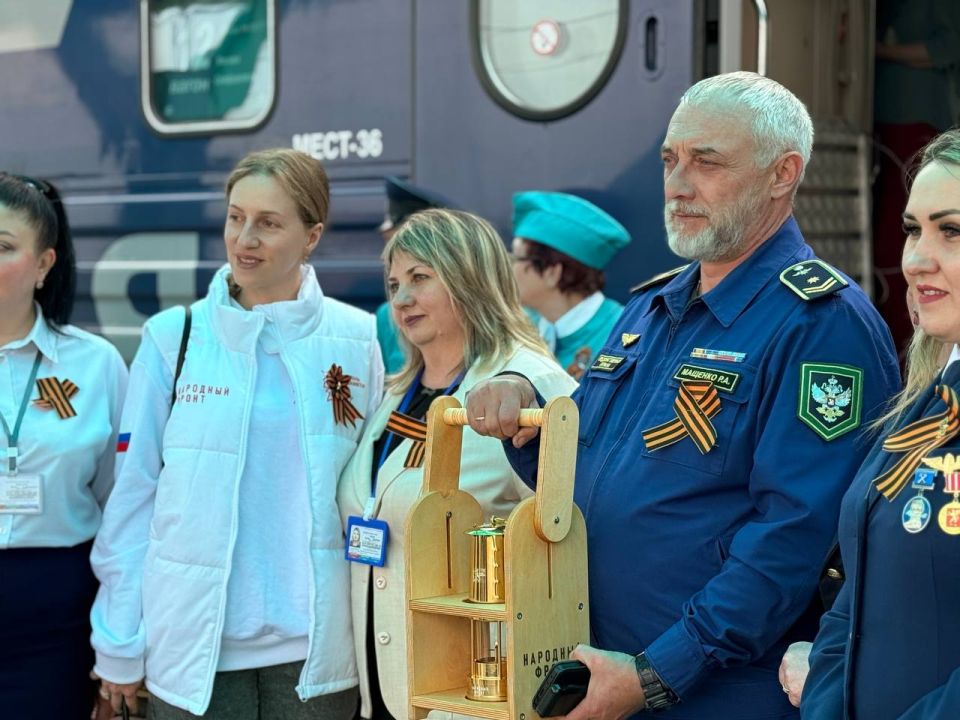 Крымская железная дорога встретила «Огонь памяти»
