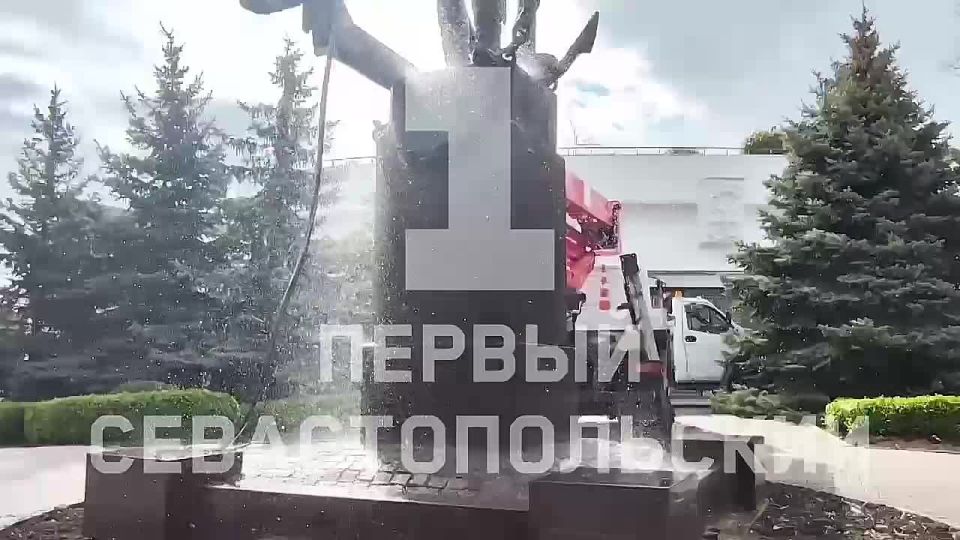 В Севастополе приступили к сезонной очистке памятников культурного наследия