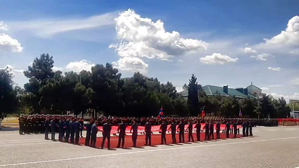 В Дагестане в преддверии 9 мая прошла акция «Знамя Победы»