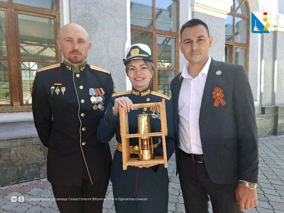 В Севастополь доставили частицу Вечного огня от Могилы Неизвестного Солдата в Москве В Севастополь доставили частицу Вечного огня от Могилы Неизвестного Солдата в Москве