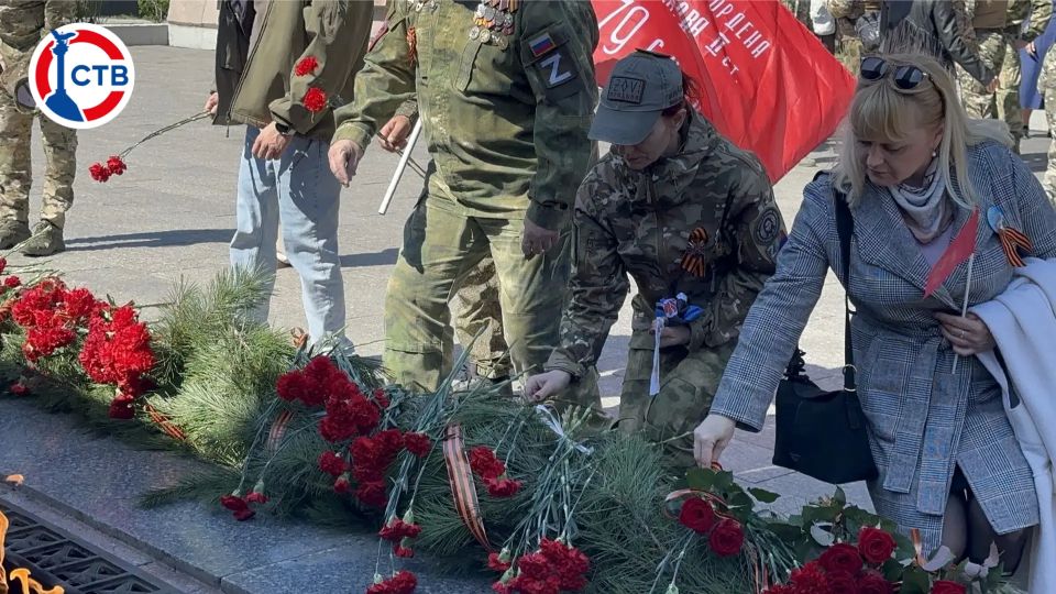 На Сапун-Горе прошла патриотическая акция «Zа Победу!» В мероприятии приняли участие ветераны СВО, их семьи и сотрудники филиала фонда «Защитники Отечества» На Сапун-Горе прошла патриотическая акция «Zа Победу!» В мероприятии приняли участие ветераны СВО, их семьи и сотрудники филиала фонда «Защитники Отечества»