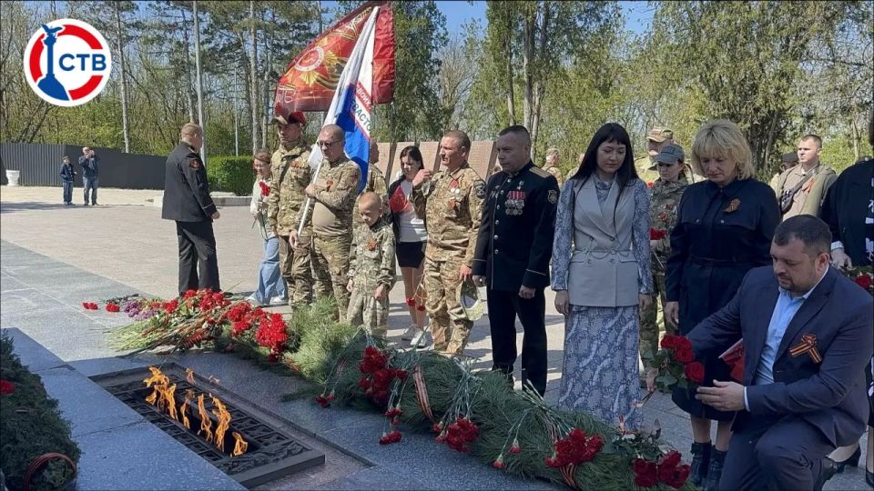 На Сапун-Горе прошла патриотическая акция «Zа Победу!» В мероприятии приняли участие ветераны СВО, их семьи и сотрудники филиала фонда «Защитники Отечества» На Сапун-Горе прошла патриотическая акция «Zа Победу!» В мероприятии приняли участие ветераны СВО, их семьи и сотрудники филиала фонда «Защитники Отечества»