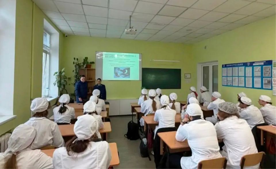 Прокуратура города Севастополя провела лекцию, посвященную профилактике экстремизма среди молодежи, для студентов СГБОУ ПО «Севастопольский медицинский колледж имени Жени Дерюгиной» Прокуратура города Севастополя провела лекцию, посвященную профилактике экстремизма среди молодежи, для студентов СГБОУ ПО «Севастопольский медицинский колледж имени Жени Дерюгиной»