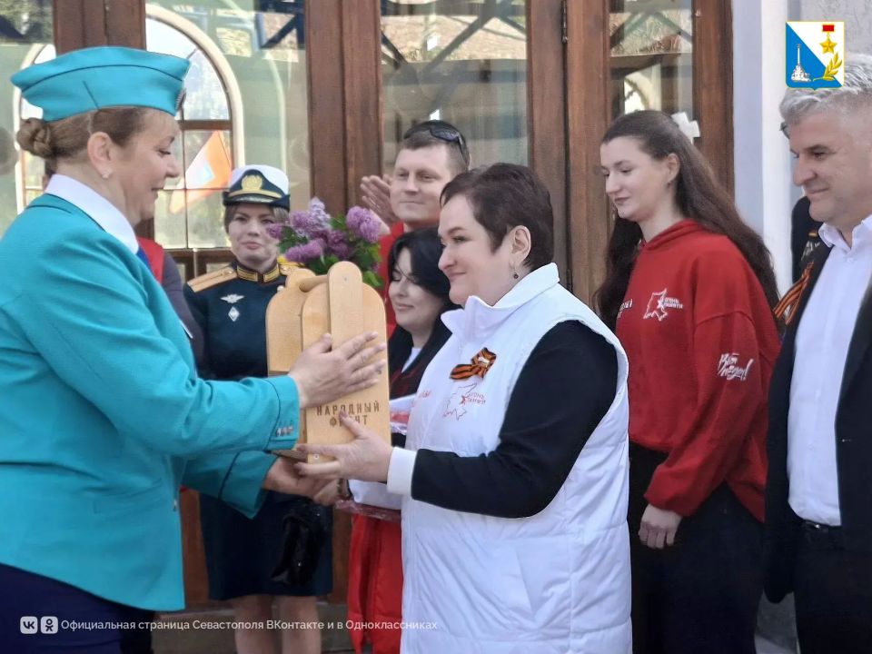 В Севастополь доставили частицу Вечного огня от Могилы Неизвестного Солдата в Москве В Севастополь доставили частицу Вечного огня от Могилы Неизвестного Солдата в Москве