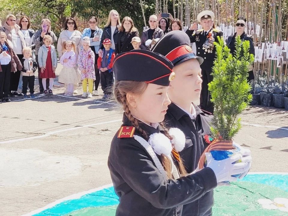 150 саженцев передал Севприроднадзор для проведения всероссийской акции «Сады Победы» 150 саженцев передал Севприроднадзор для проведения всероссийской акции «Сады Победы»