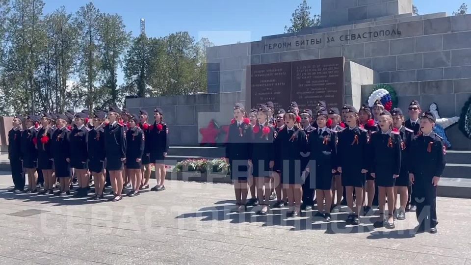 В Севастополе почтили память героев штурма Сапун-горы