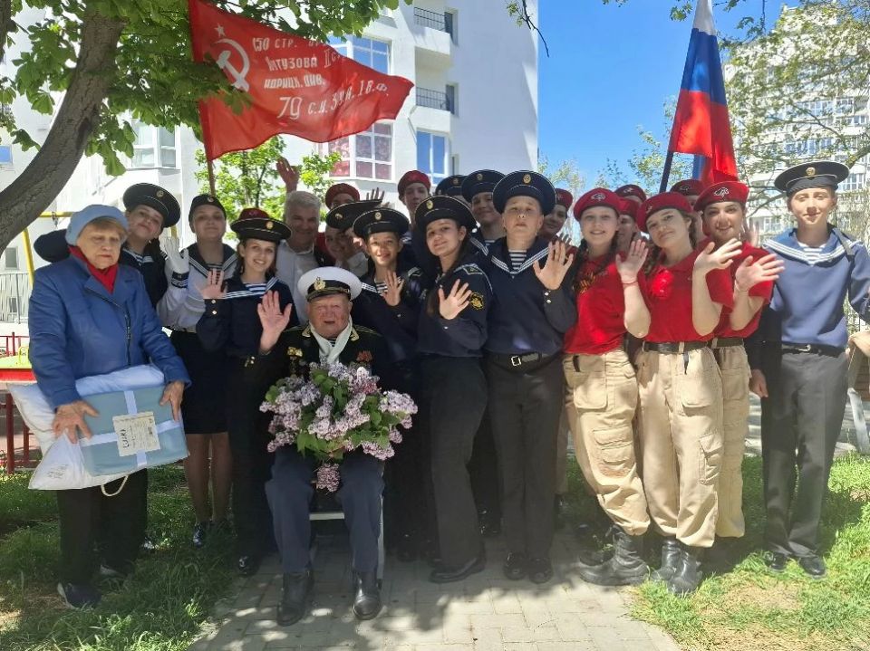 Парад памяти и уважения от молодежи Парад памяти и уважения от молодежи