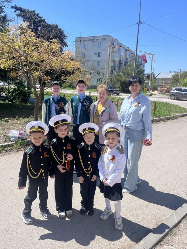 Символ доблести и памяти: Качинский округ присоединился к акции "Георгиевская ленточка"! Символ доблести и памяти: Качинский округ присоединился к акции "Георгиевская ленточка"!