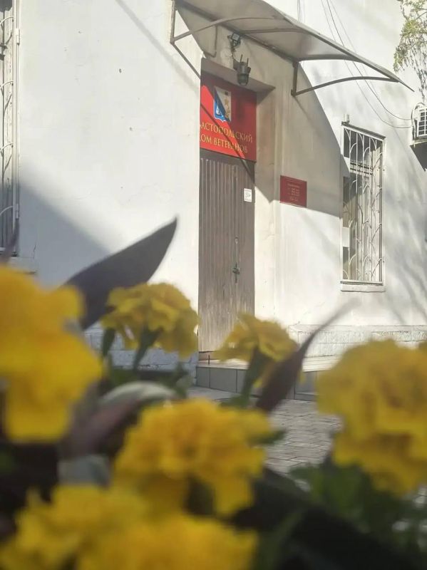 Татьяна Лобач: Перед Днём Победы в Севастополе уже второй год подряд по поручению губернатора приводят в порядок памятники героям войны — более 150 монументов Татьяна Лобач: Перед Днём Победы в Севастополе уже второй год подряд по поручению губернатора приводят в порядок памятники героям войны — более 150 монументов