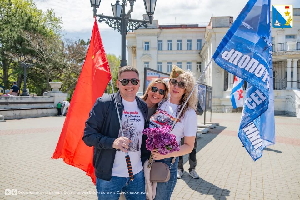 Делимся фотографиями. Сегодня наш фотограф Юлия Блоцкая работала в центре города Делимся фотографиями. Сегодня наш фотограф Юлия Блоцкая работала в центре города