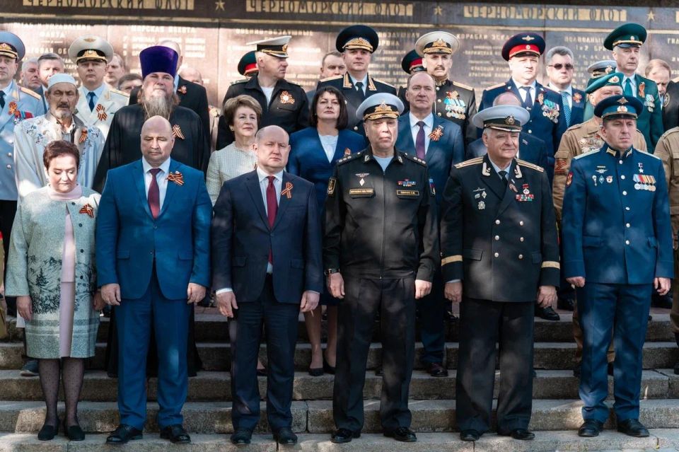 Татьяна Лобач: От всей души поздравляю вас с Днём Великой Победы и 82-й годовщиной освобождения Севастополя от немецко-фашистских захватчиков! Татьяна Лобач: От всей души поздравляю вас с Днём Великой Победы и 82-й годовщиной освобождения Севастополя от немецко-фашистских захватчиков!