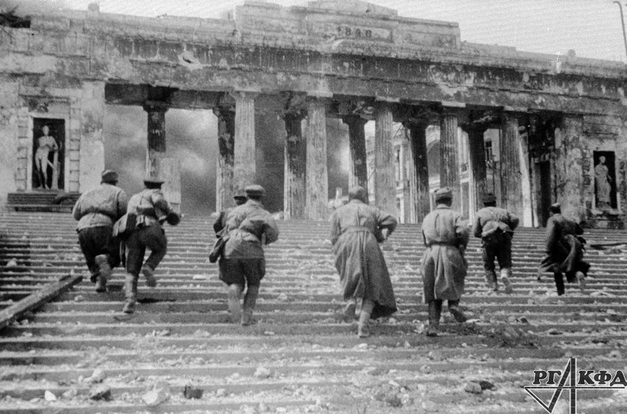 С Днём Великой Победы! 9 мая в Севастополе отмечают двойную годовщину С Днём Великой Победы! 9 мая в Севастополе отмечают двойную годовщину