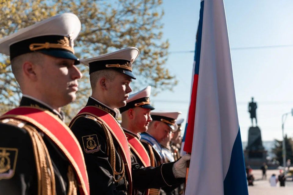 Татьяна Лобач: От всей души поздравляю вас с Днём Великой Победы и 82-й годовщиной освобождения Севастополя от немецко-фашистских захватчиков! Татьяна Лобач: От всей души поздравляю вас с Днём Великой Победы и 82-й годовщиной освобождения Севастополя от немецко-фашистских захватчиков!