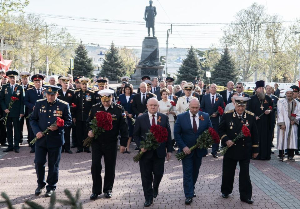 Дмитрий Белик: Город-Герой Севастополь отмечает 81-ю годовщину Великой Победы и 82-ю годовщину освобождения от немецко-фашистских захватчиков Дмитрий Белик: Город-Герой Севастополь отмечает 81-ю годовщину Великой Победы и 82-ю годовщину освобождения от немецко-фашистских захватчиков