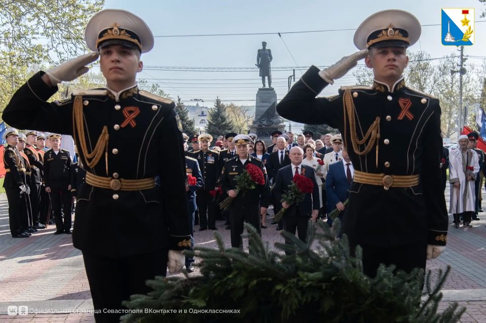 Севастополь отмечает День Победы и 82-ю годовщину освобождения от немецко-фашистских захватчиков Севастополь отмечает День Победы и 82-ю годовщину освобождения от немецко-фашистских захватчиков