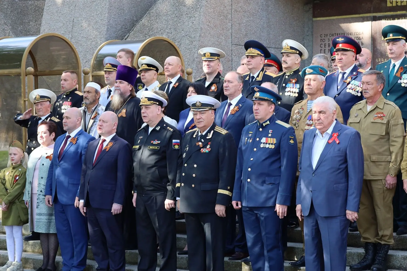 Сегодня, 9 мая 2026 года, прокурор Севастополя Андрей Шевцов принял участие в городских торжественных мероприятиях Сегодня, 9 мая 2026 года, прокурор Севастополя Андрей Шевцов принял участие в городских торжественных мероприятиях